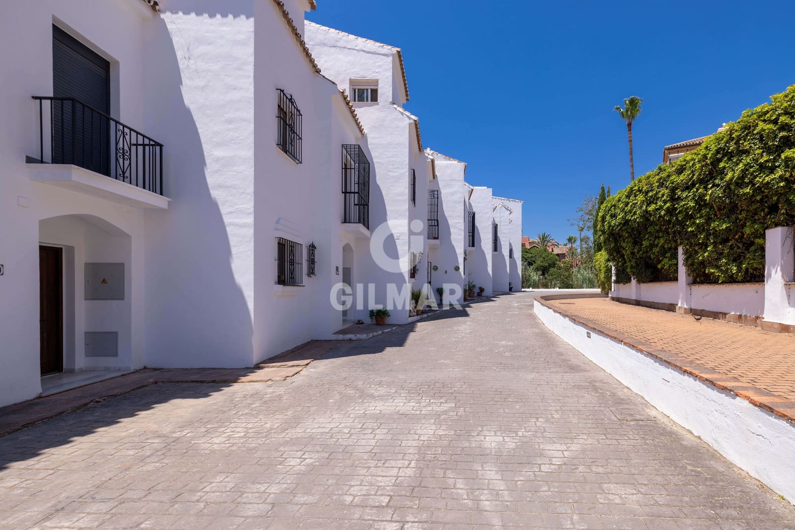 4 soverom Rekkehus til salgs i Las Chapas med svømmebasseng garasje - € 875 000 (Ref: 9211588)