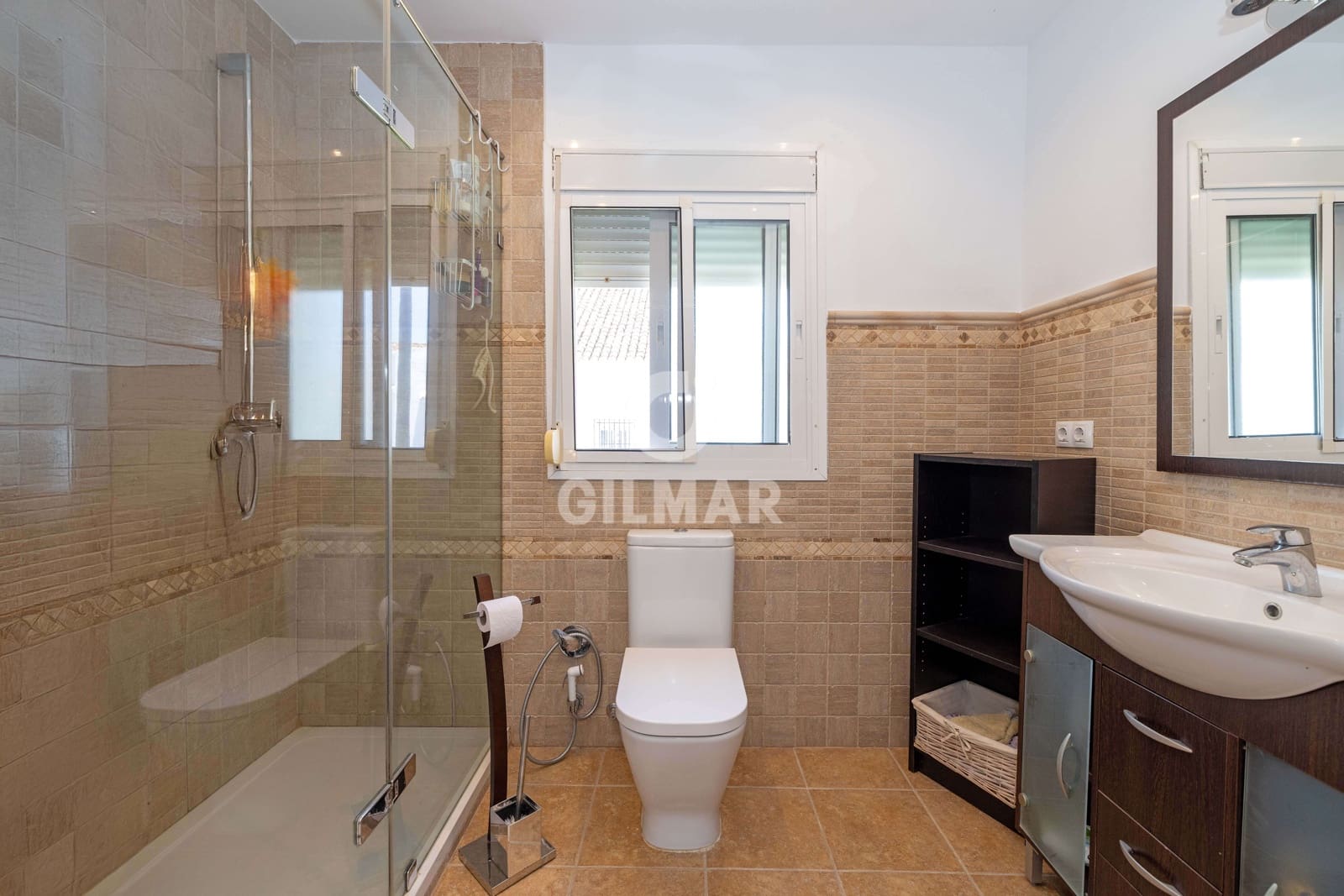 4 soverom Rekkehus til salgs i Las Chapas med svømmebasseng garasje - € 875 000 (Ref: 9211588)