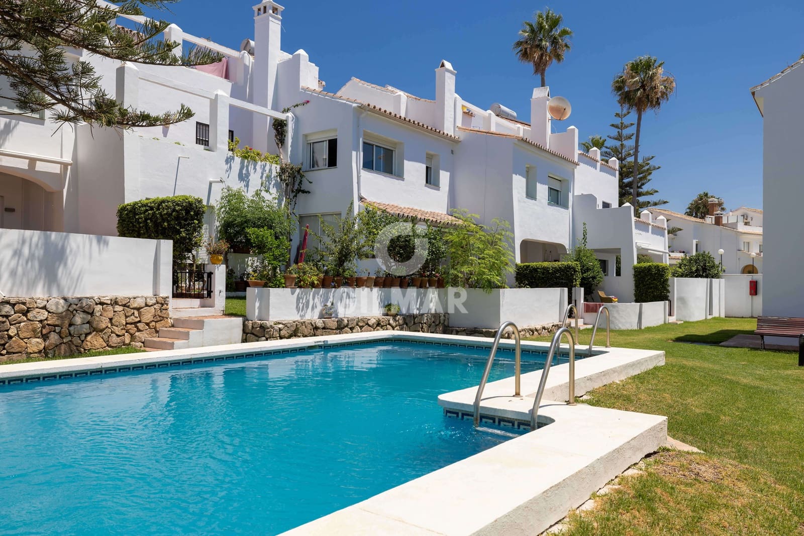 4 soverom Rekkehus til salgs i Las Chapas med svømmebasseng garasje - € 875 000 (Ref: 9211588)