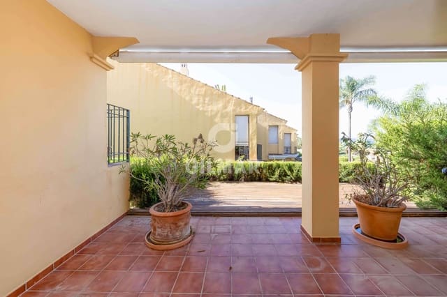 5 bedroom Flat for sale in Costabella, Marbella with pool garage - € 1,050,000 (Ref: 9211591)