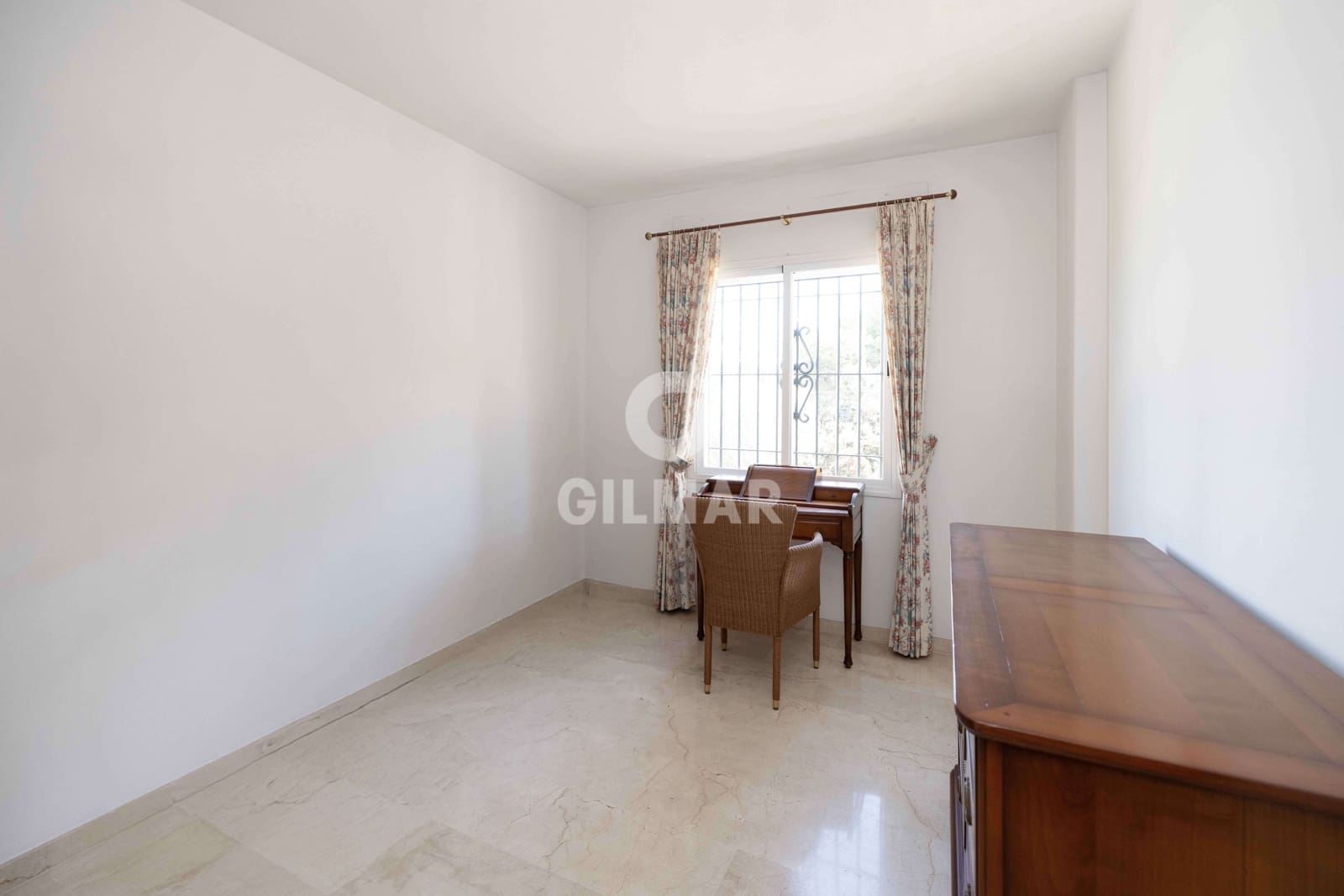 5 soveværelse Lejlighed til salg i Marbella med swimmingpool garage - € 1.050.000 (Ref: 9211591)