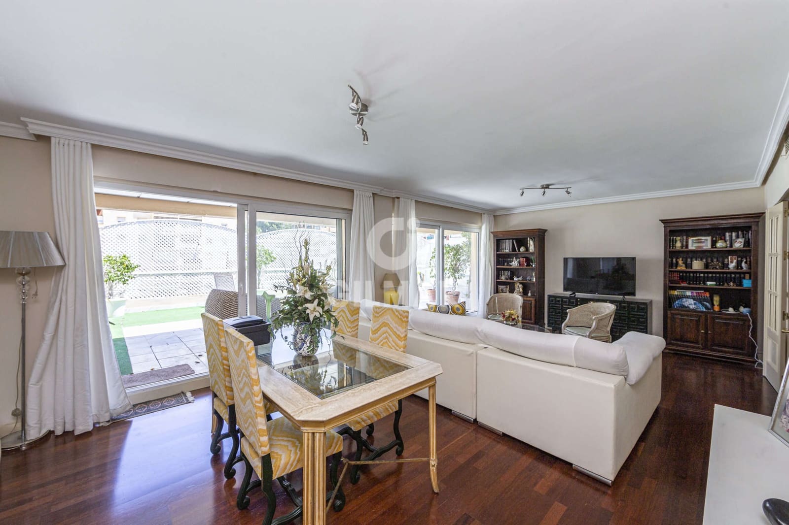 4 soveværelse Penthouse til salg i Marbella med garage - € 850.000 (Ref: 9211592)