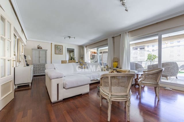 4 bedroom Penthouse for sale in Huerta Belón - Calvario, Marbella with garage - € 850,000 (Ref: 9211592)