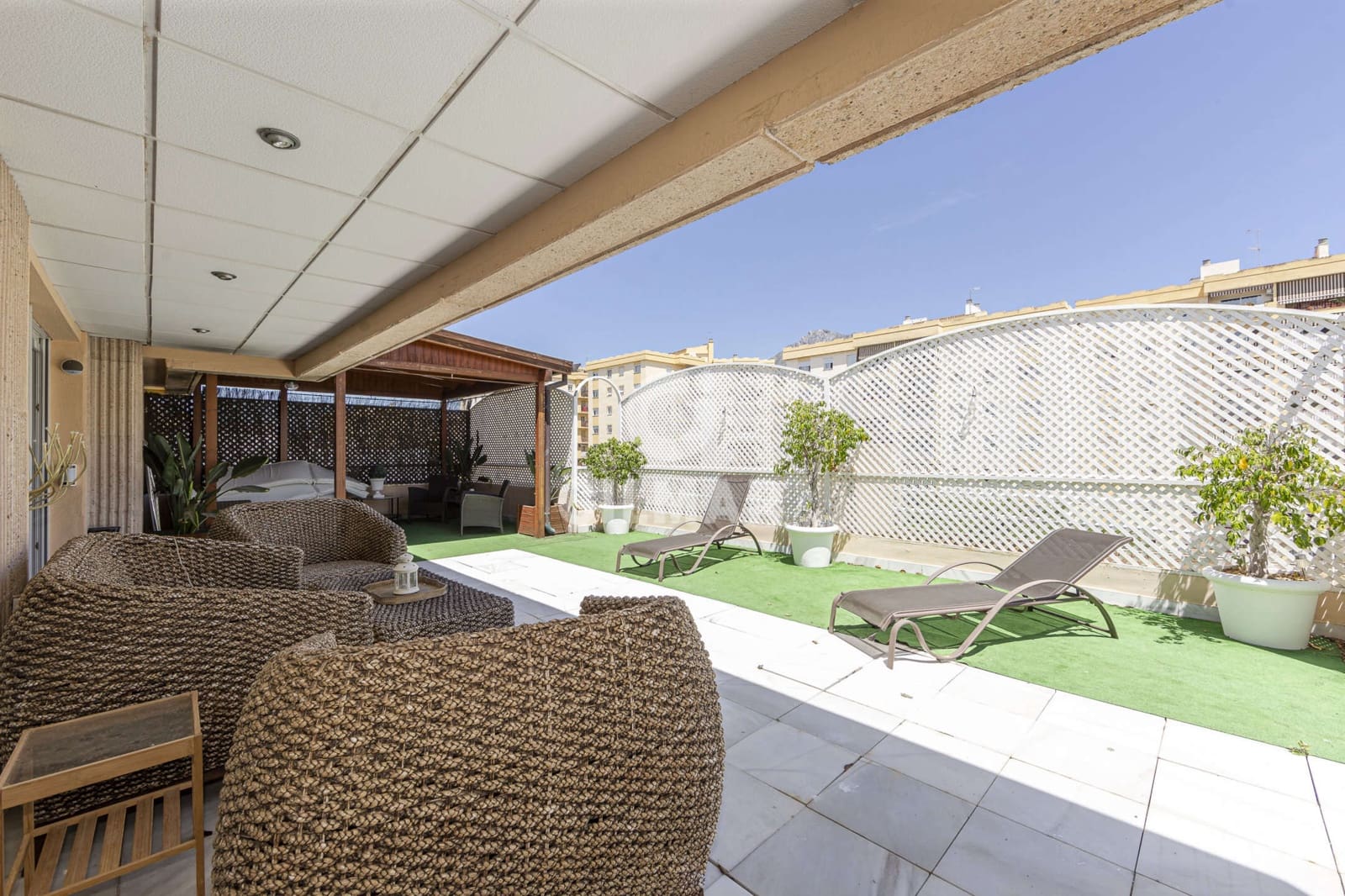 4 soveværelse Penthouse til salg i Marbella med garage - € 850.000 (Ref: 9211592)