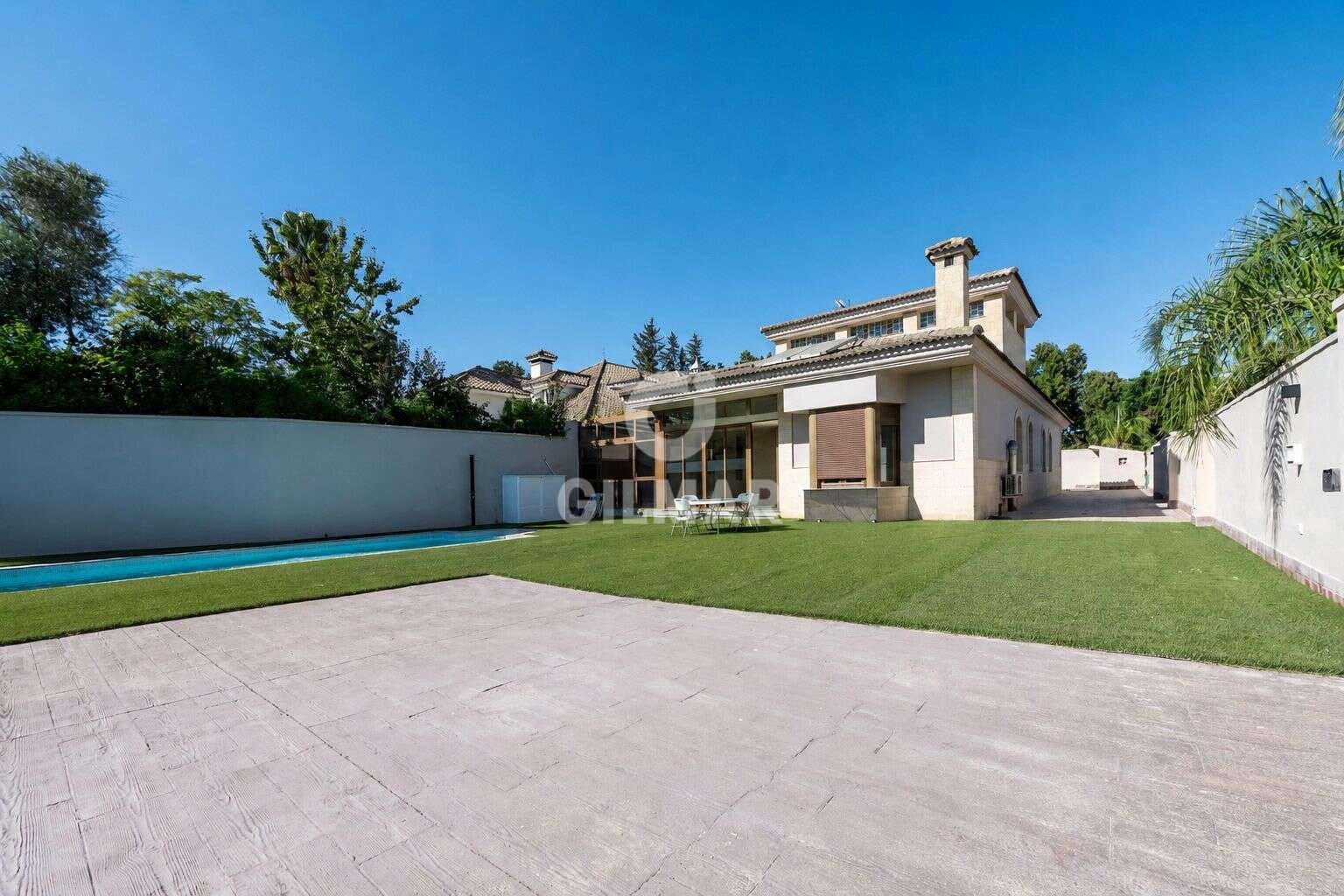 4 bedroom Villa for sale in Jerez de la Frontera with garage - € 1,400,000 (Ref: 9215732)