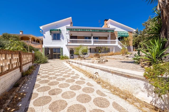 6 sypialnia Willa na sprzedaż w Puertosol, Miasto Málaga z basenem garażem - 858 000 € (Ref: 9216009)