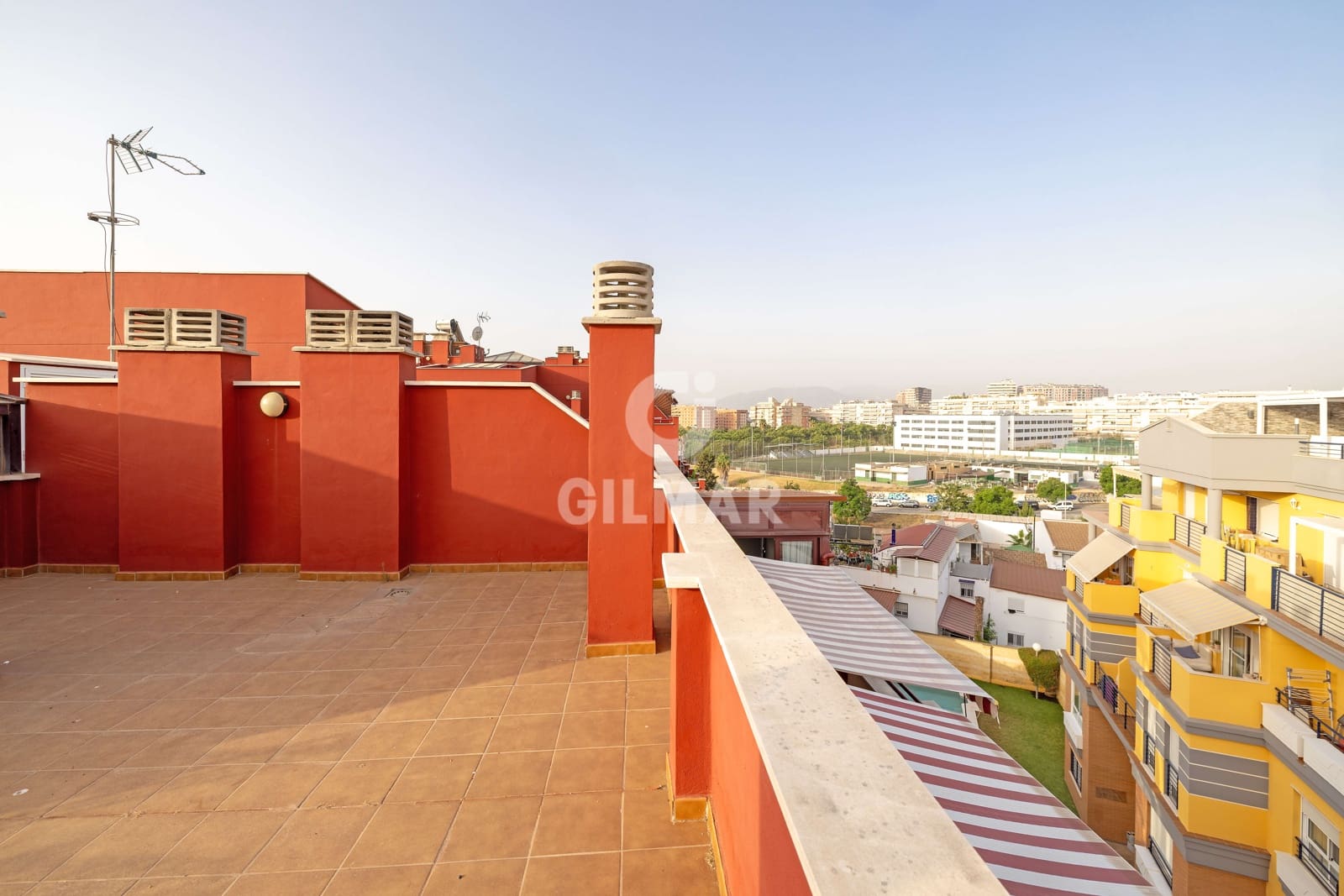 2 soveværelse Penthouse til salg i Malaga by med swimmingpool garage - € 690.000 (Ref: 9216010)