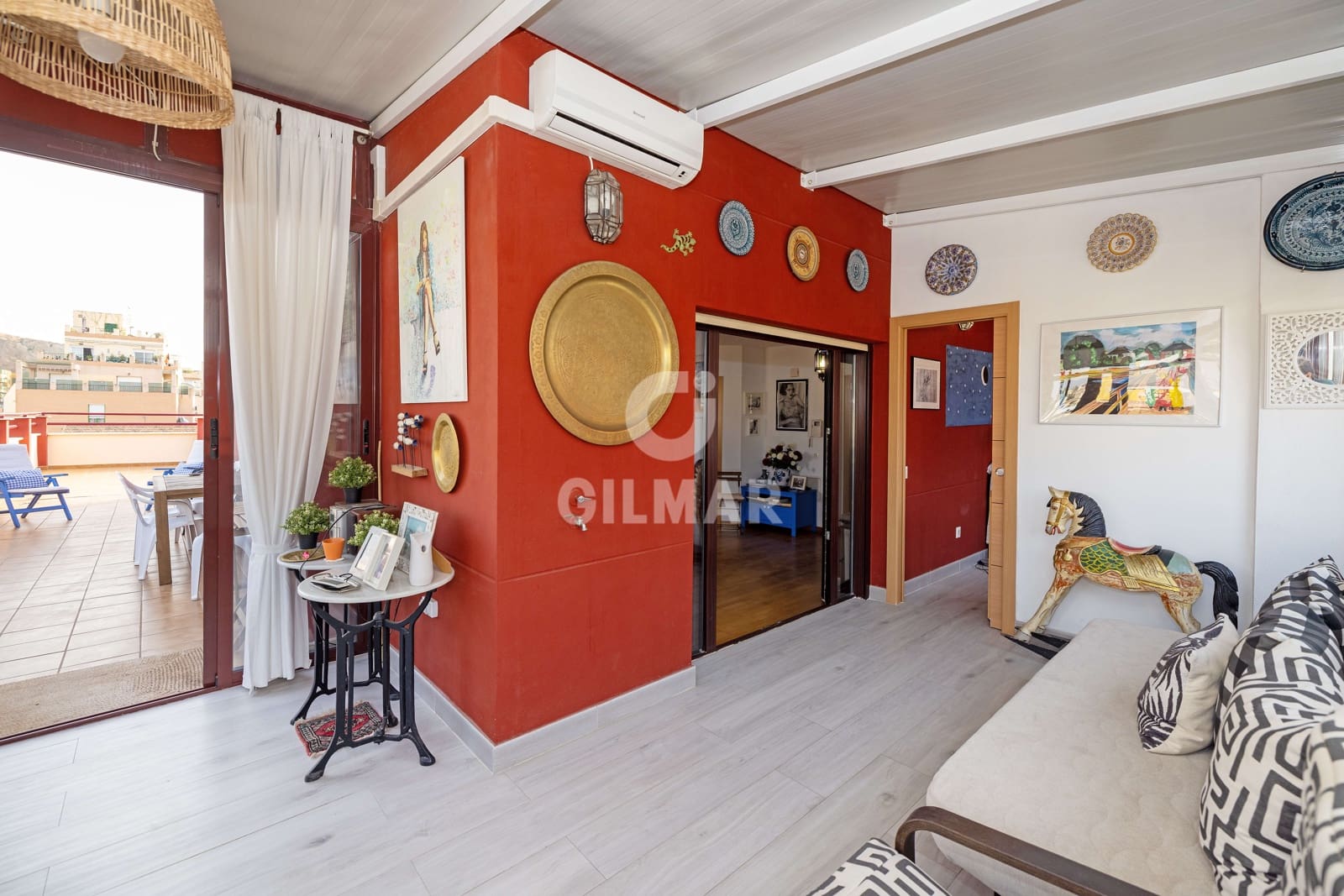 2 soveværelse Penthouse til salg i Malaga by med swimmingpool garage - € 690.000 (Ref: 9216010)