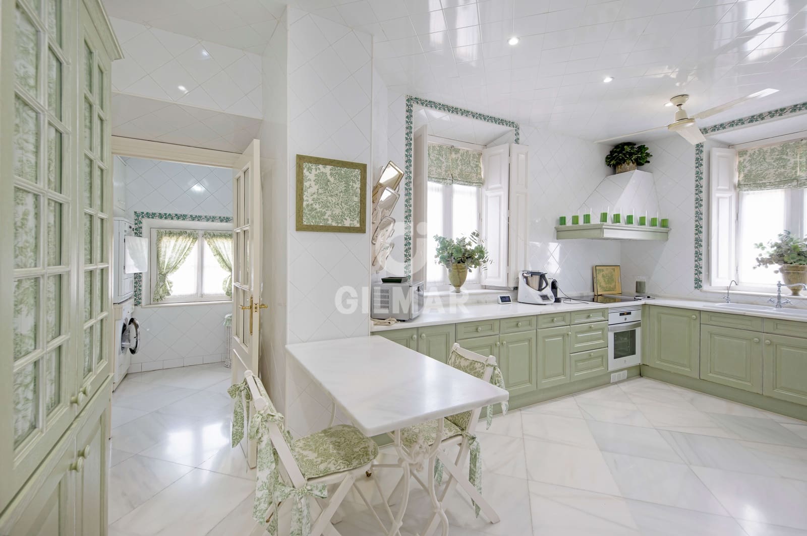 5 soveværelse Lejlighed til salg i Malaga by med swimmingpool garage - € 2.150.000 (Ref: 9216011)