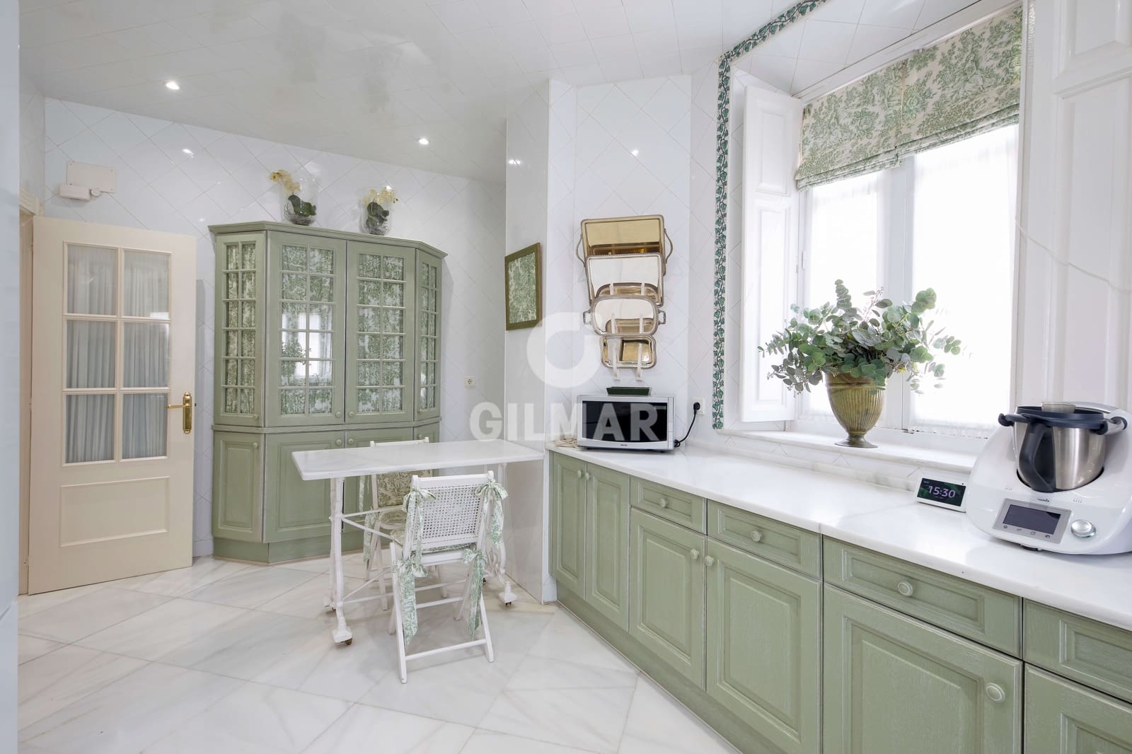 5 soveværelse Lejlighed til salg i Malaga by med swimmingpool garage - € 2.150.000 (Ref: 9216011)