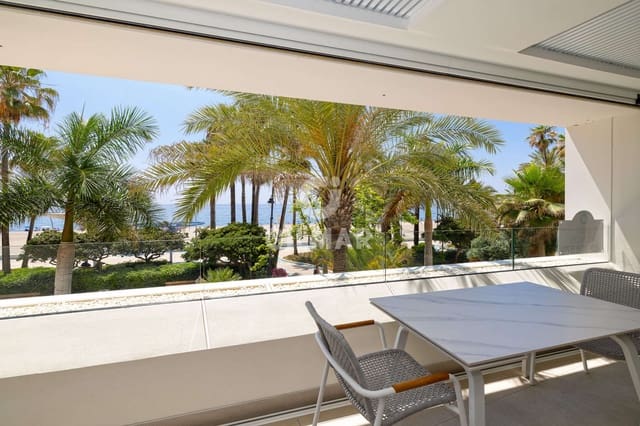 1 bedroom Flat for sale in Puerto de Estepona, Estepona with garage - € 960,000 (Ref: 9216303)