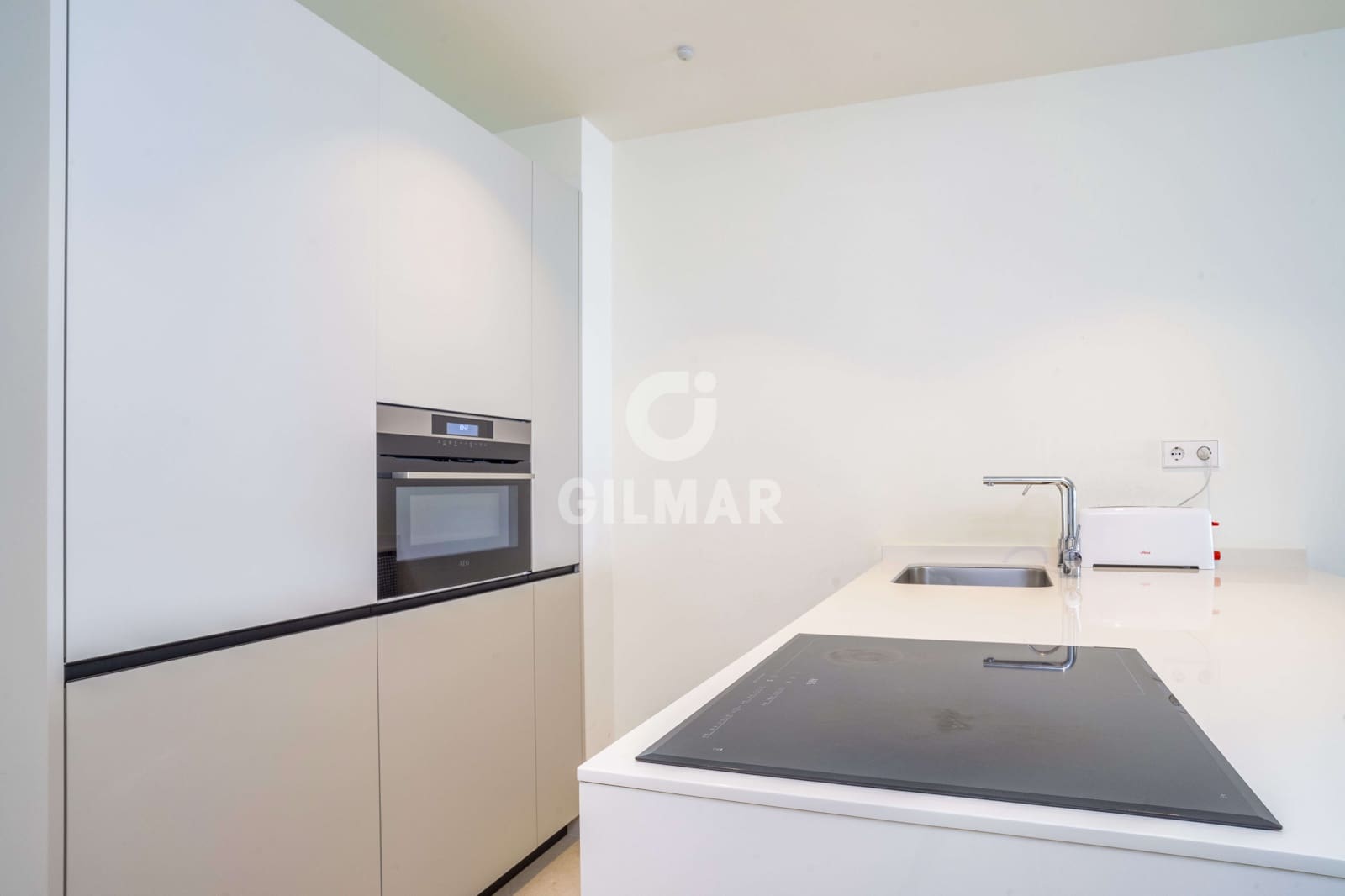 1 soveværelse Lejlighed til salg i Estepona med garage - € 960.000 (Ref: 9216303)