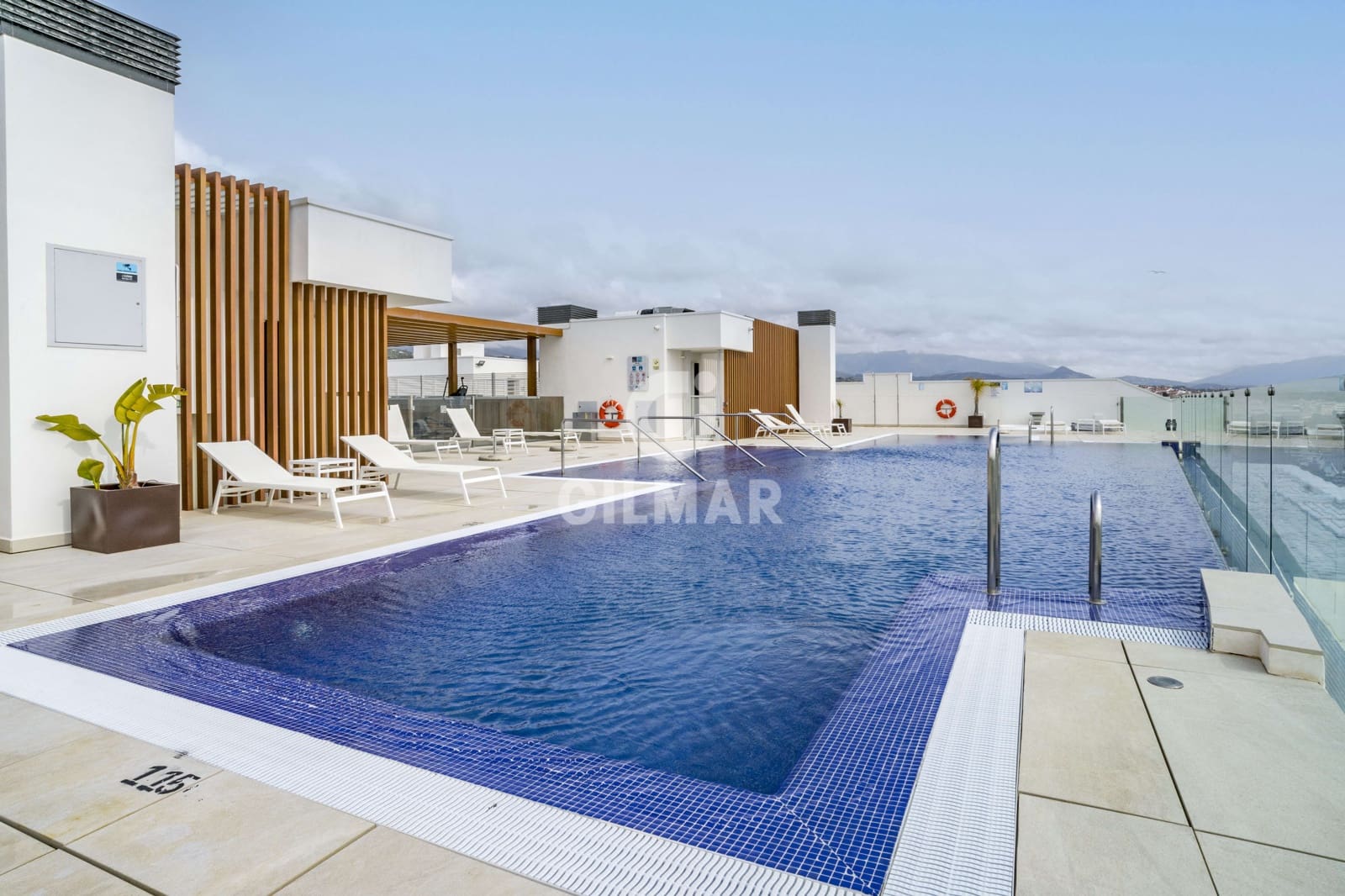 1 soveværelse Lejlighed til salg i Estepona med garage - € 960.000 (Ref: 9216303)