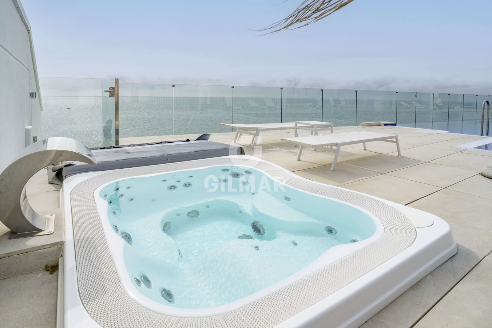 1 soveværelse Lejlighed til salg i Estepona med garage - € 960.000 (Ref: 9216303)