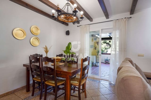 3 makuuhuone Rivitalo myytävänä paikassa Seghers, Estepona mukana uima-altaan 
autotalli - 620 000 € (Ref: 9216304)