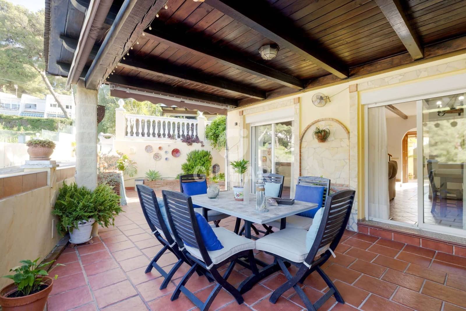 3 soveværelse Rækkehus til salg i Estepona med swimmingpool garage - € 620.000 (Ref: 9216304)