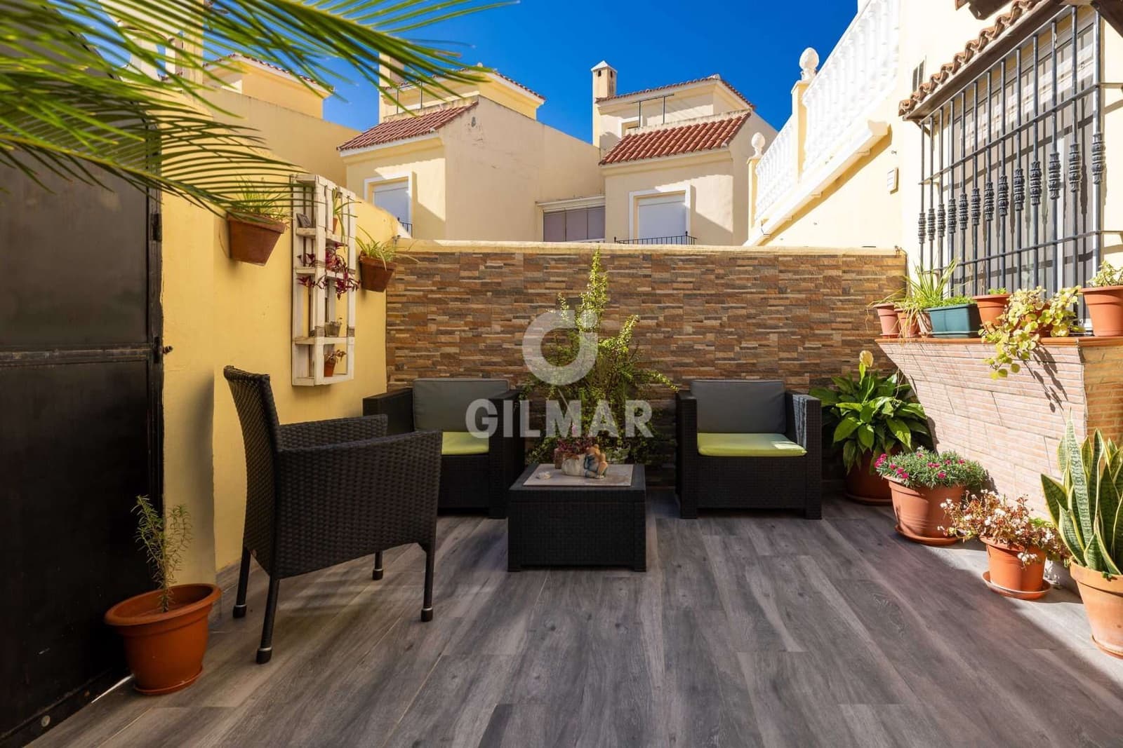 3 soveværelse Rækkehus til salg i Estepona med swimmingpool garage - € 620.000 (Ref: 9216304)