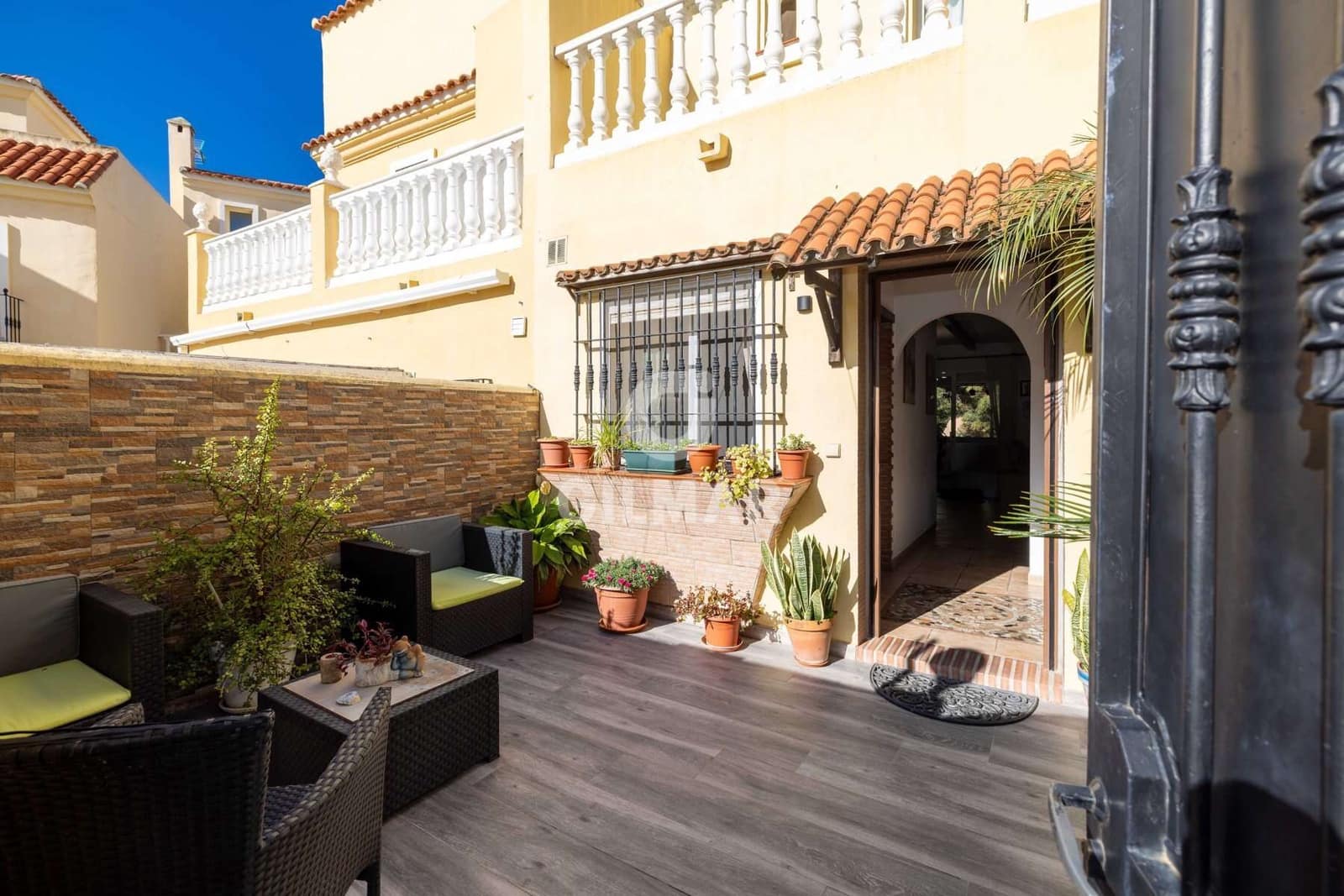 3 soveværelse Rækkehus til salg i Estepona med swimmingpool garage - € 620.000 (Ref: 9216304)