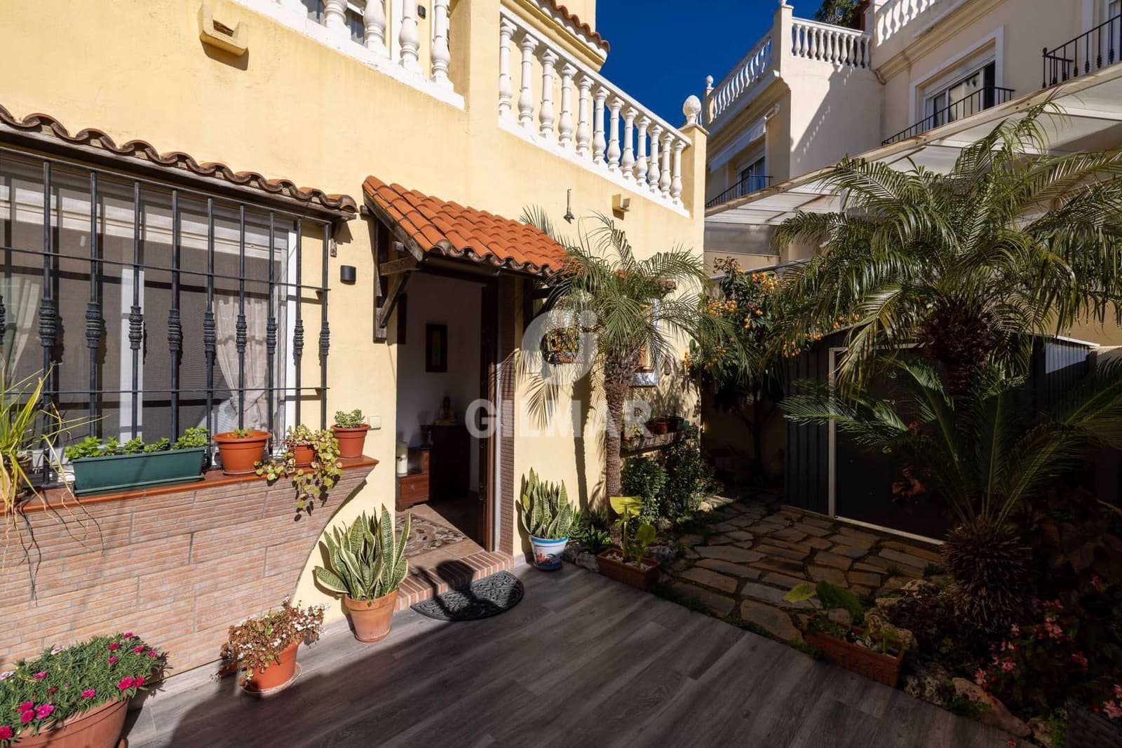 3 soveværelse Rækkehus til salg i Estepona med swimmingpool garage - € 620.000 (Ref: 9216304)