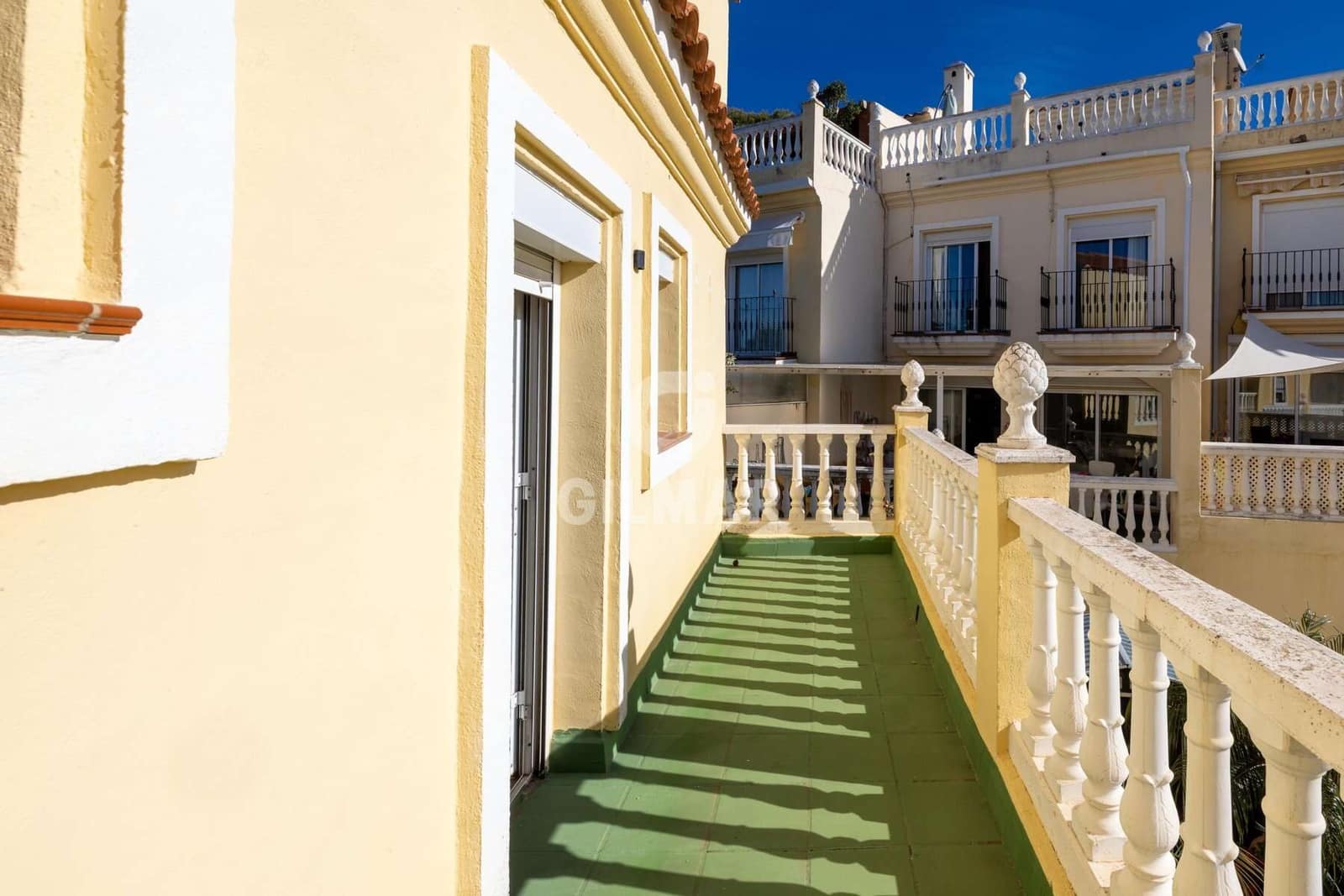 3 soveværelse Rækkehus til salg i Estepona med swimmingpool garage - € 620.000 (Ref: 9216304)