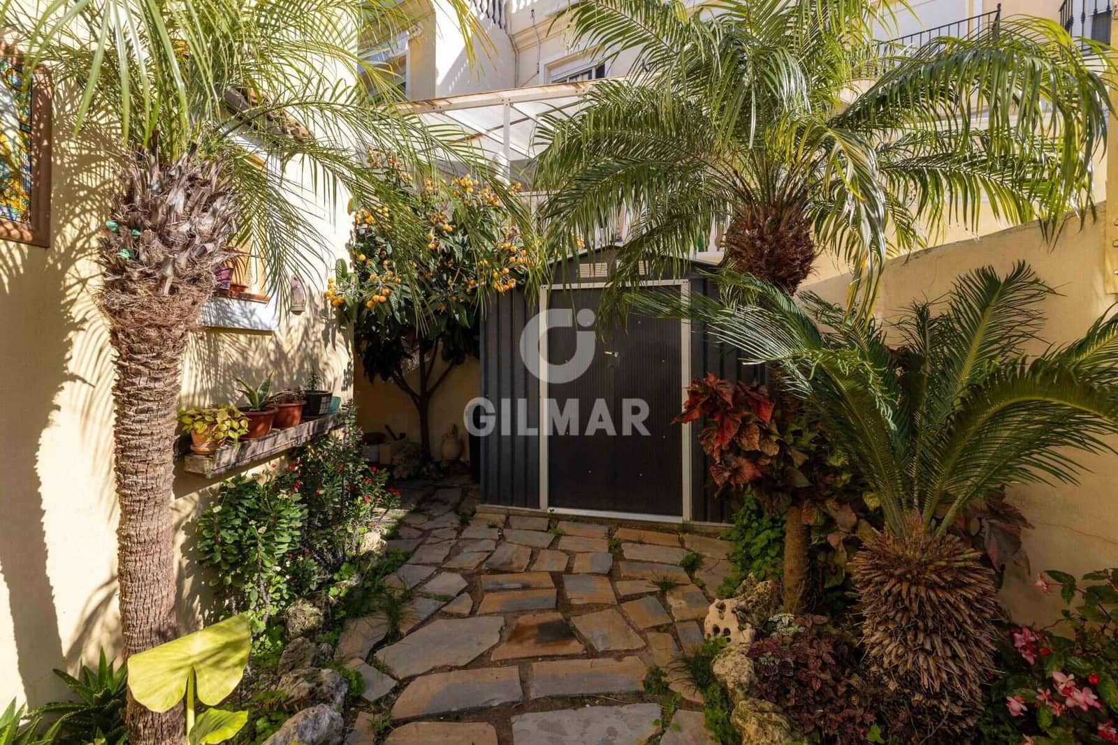 3 soveværelse Rækkehus til salg i Estepona med swimmingpool garage - € 620.000 (Ref: 9216304)