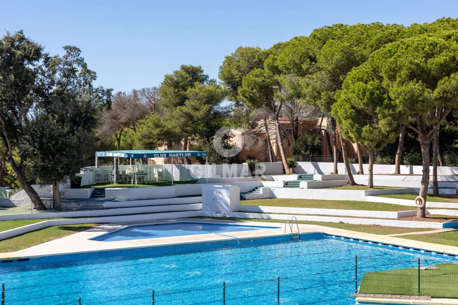 3 soveværelse Rækkehus til salg i Estepona med swimmingpool garage - € 620.000 (Ref: 9216304)