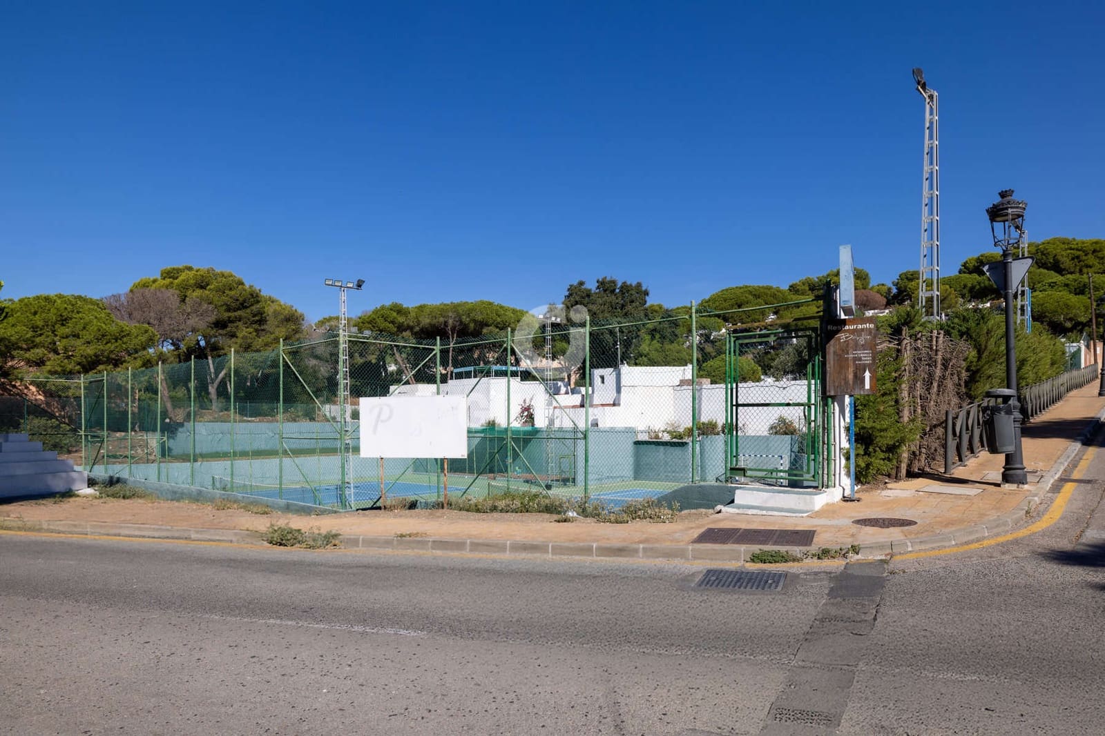 3 soveværelse Rækkehus til salg i Estepona med swimmingpool garage - € 620.000 (Ref: 9216304)