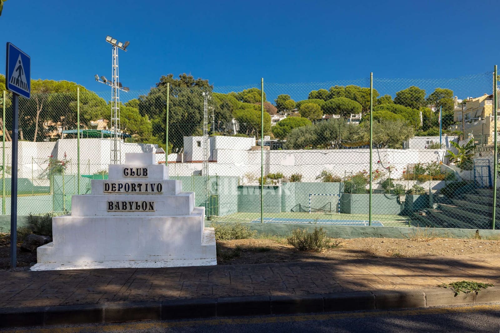 3 soveværelse Rækkehus til salg i Estepona med swimmingpool garage - € 620.000 (Ref: 9216304)