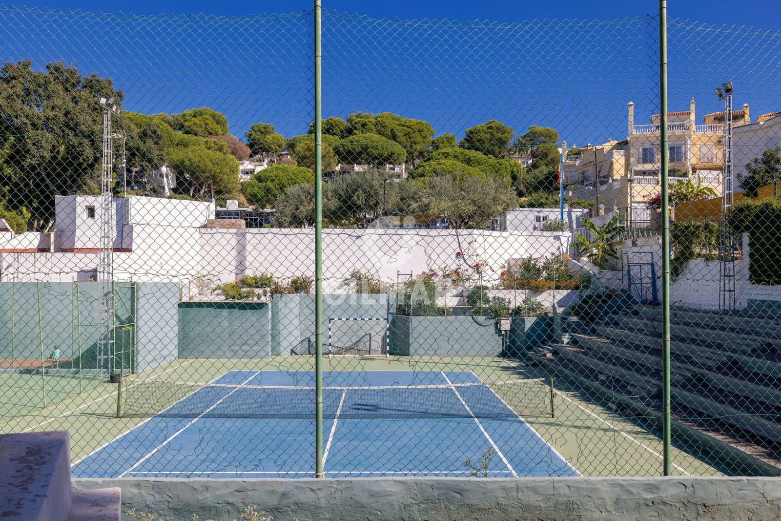 3 soveværelse Rækkehus til salg i Estepona med swimmingpool garage - € 620.000 (Ref: 9216304)