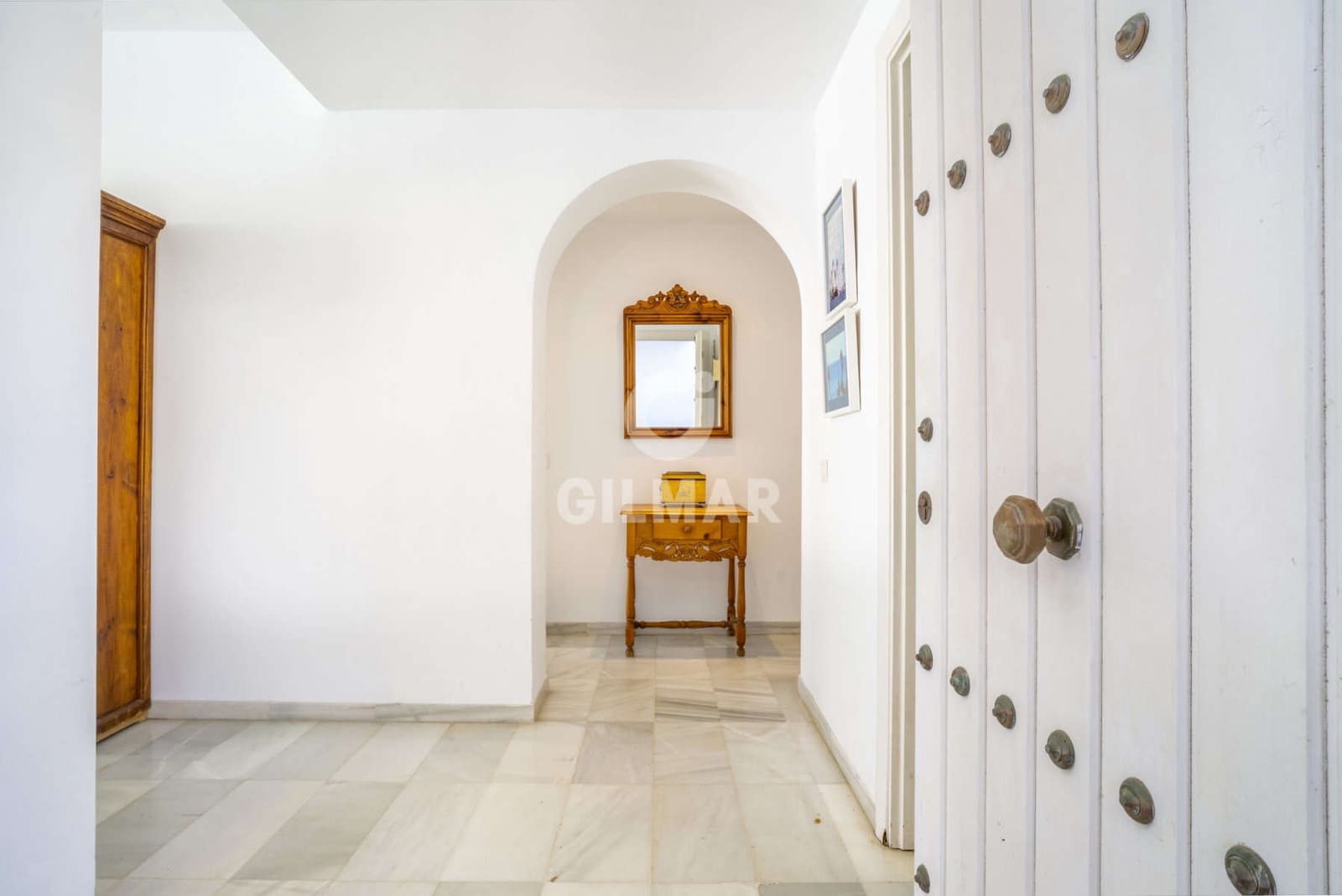 2 bedroom Flat for sale in Estepona with pool - € 995,000 (Ref: 9216306)