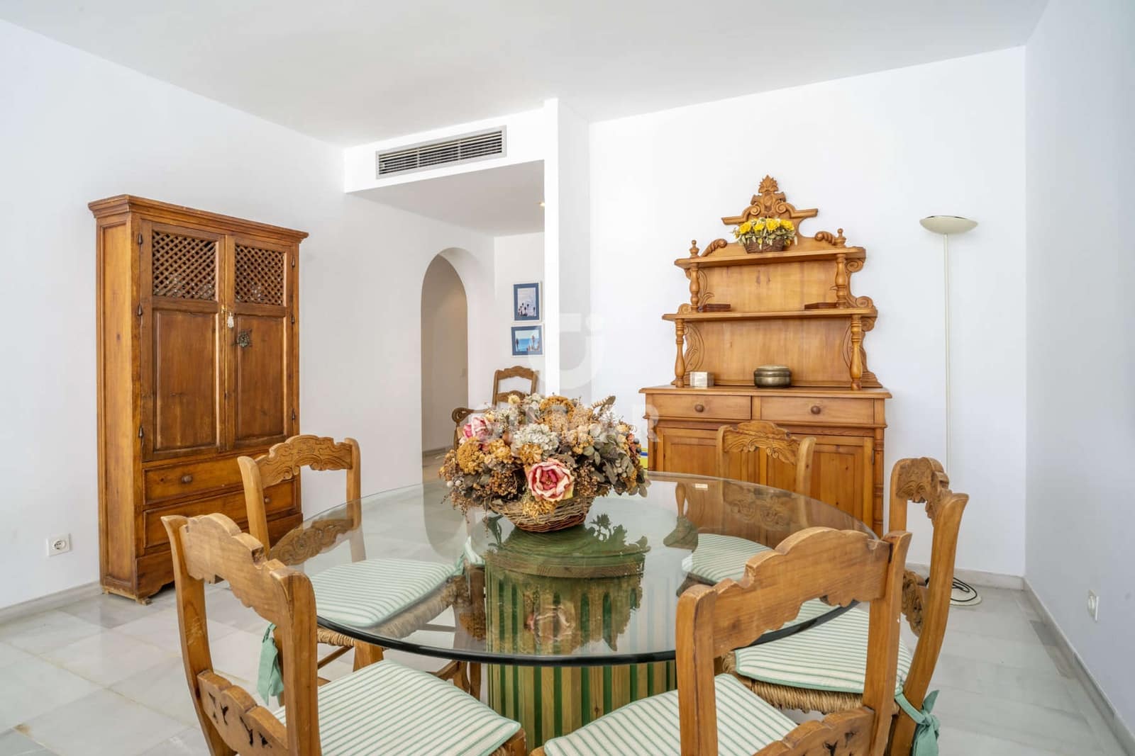 2 bedroom Flat for sale in Estepona with pool - € 995,000 (Ref: 9216306)