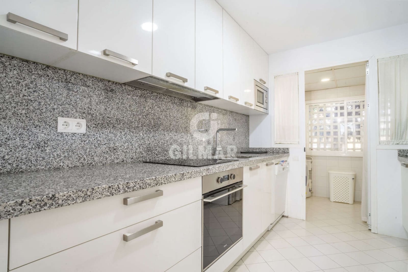 2 bedroom Flat for sale in Estepona with pool - € 995,000 (Ref: 9216306)