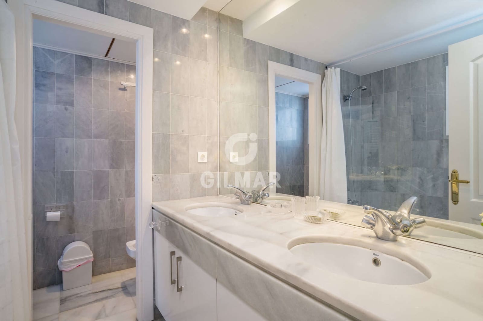 2 bedroom Flat for sale in Estepona with pool - € 995,000 (Ref: 9216306)