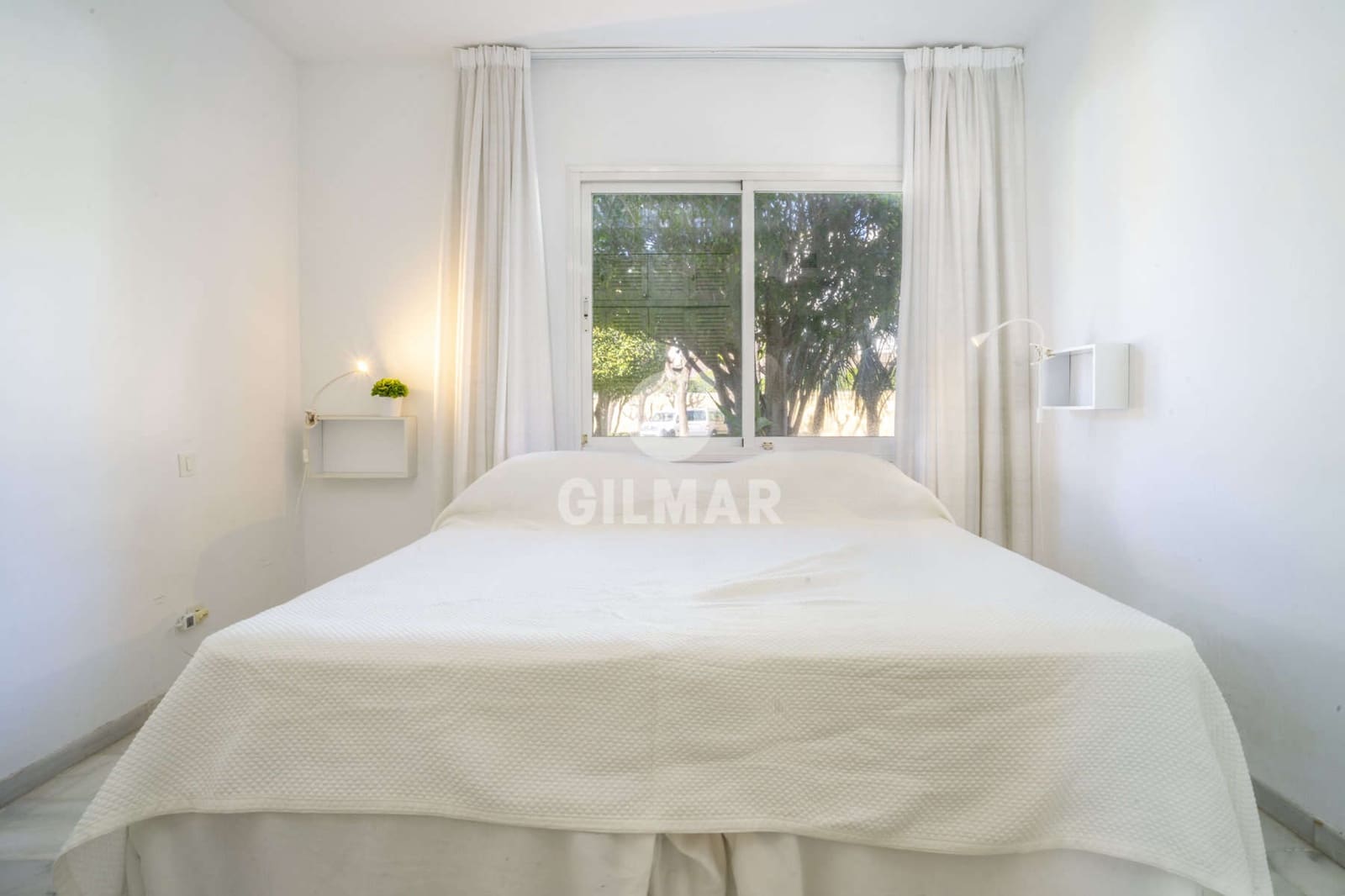 2 bedroom Flat for sale in Estepona with pool - € 995,000 (Ref: 9216306)