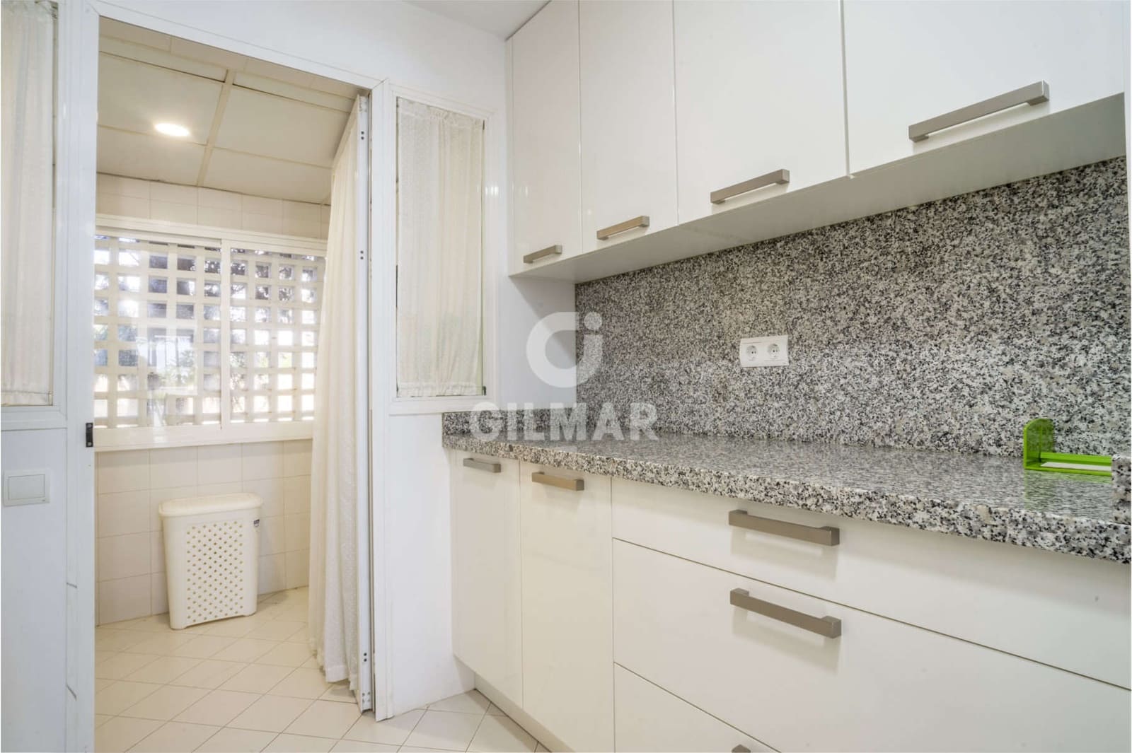 2 bedroom Flat for sale in Estepona with pool - € 995,000 (Ref: 9216306)