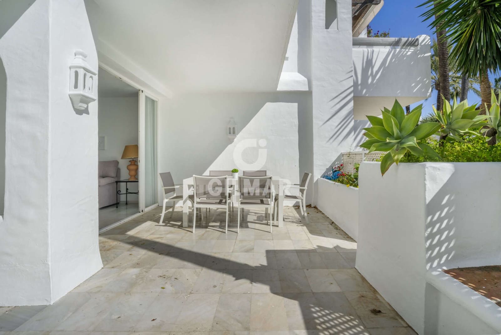 2 bedroom Flat for sale in Estepona with pool - € 995,000 (Ref: 9216306)