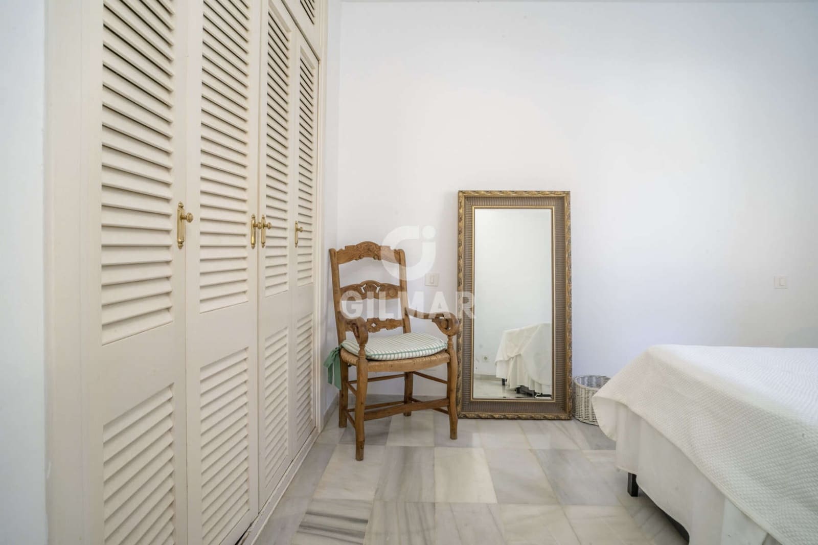 2 bedroom Flat for sale in Estepona with pool - € 995,000 (Ref: 9216306)