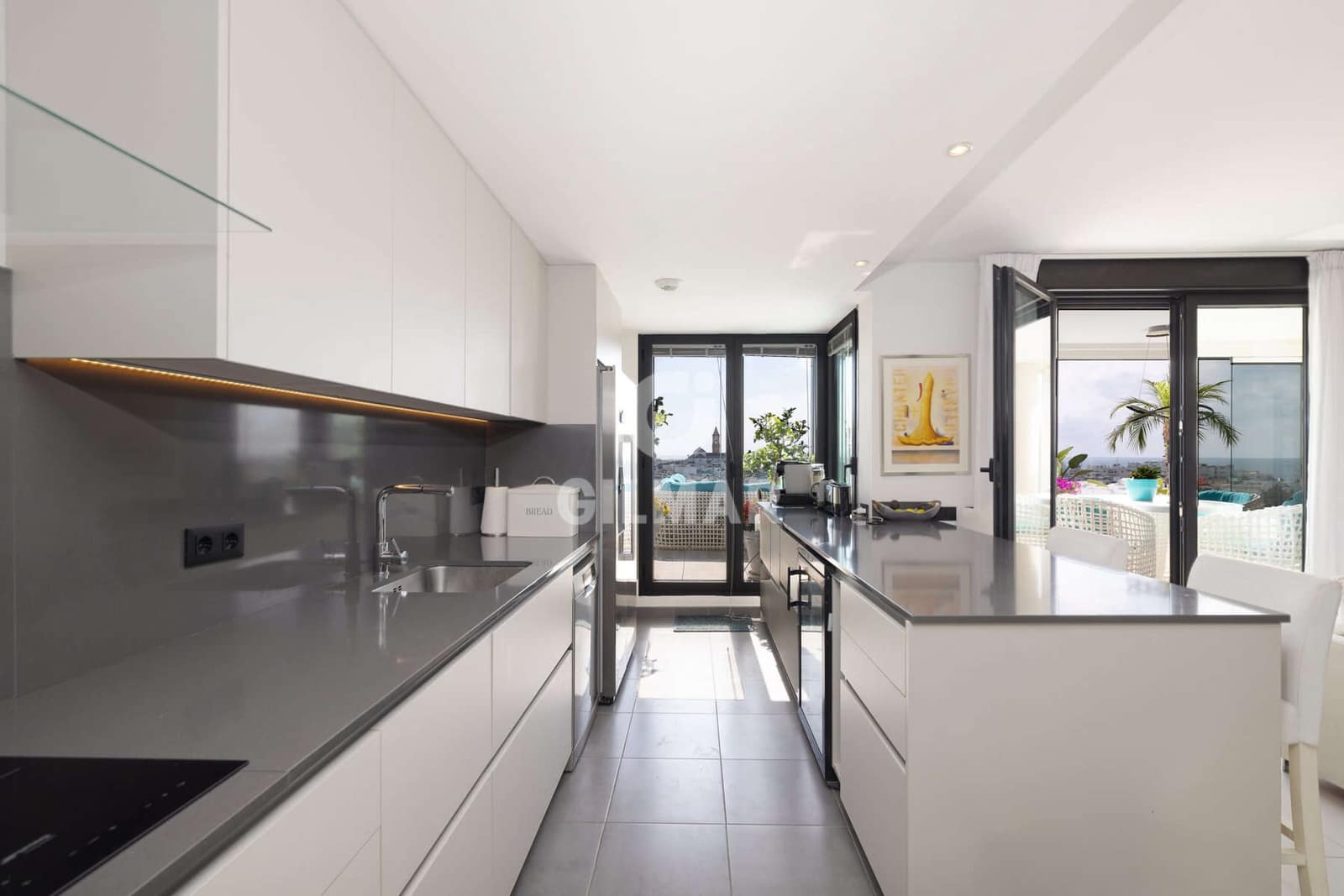 3 makuuhuone Kattohuoneisto myytävänä paikassa Estepona mukana uima-altaan 
autotalli - 1 499 000 € (Ref: 9216309)