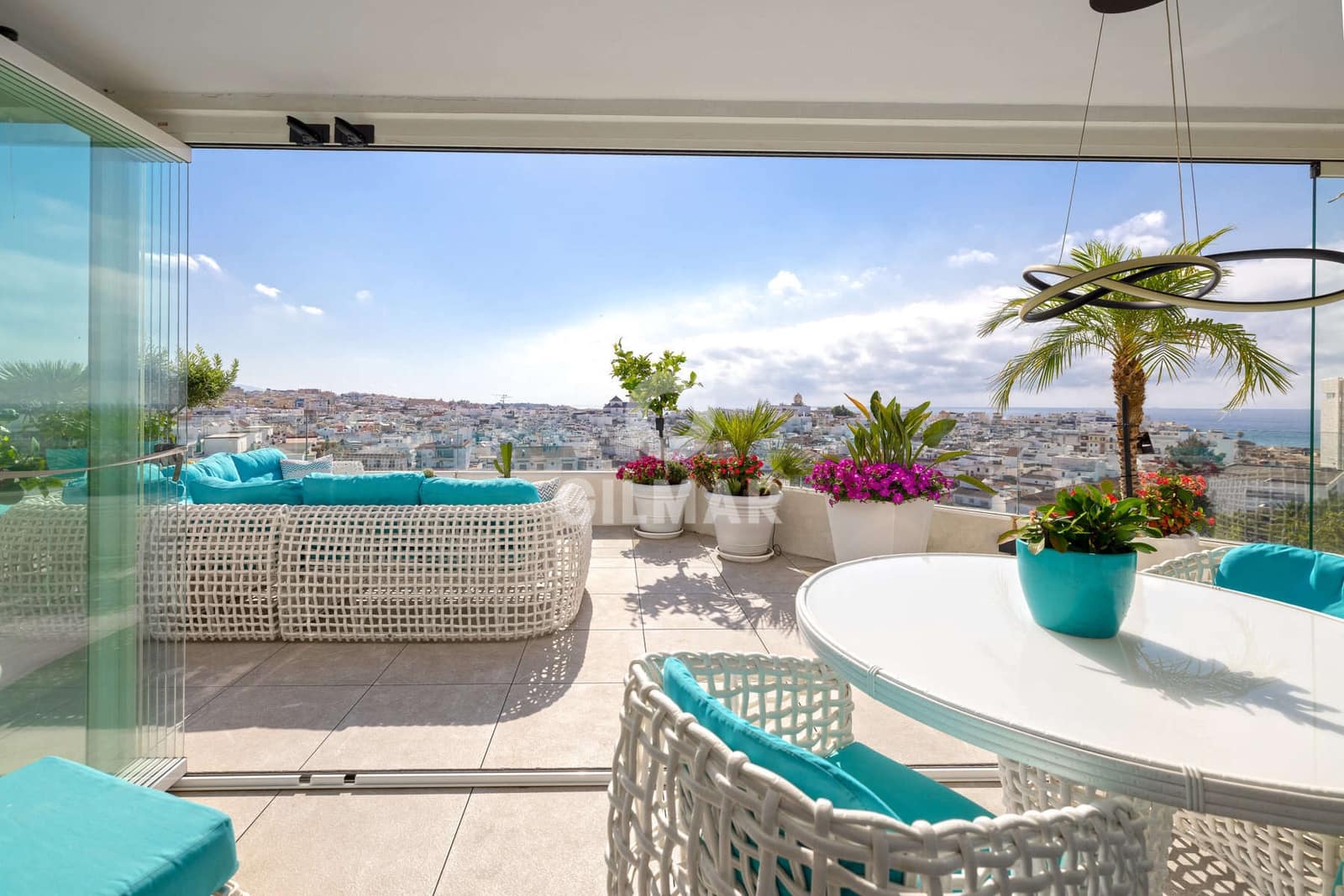 3 makuuhuone Kattohuoneisto myytävänä paikassa Estepona mukana uima-altaan 
autotalli - 1 499 000 € (Ref: 9216309)