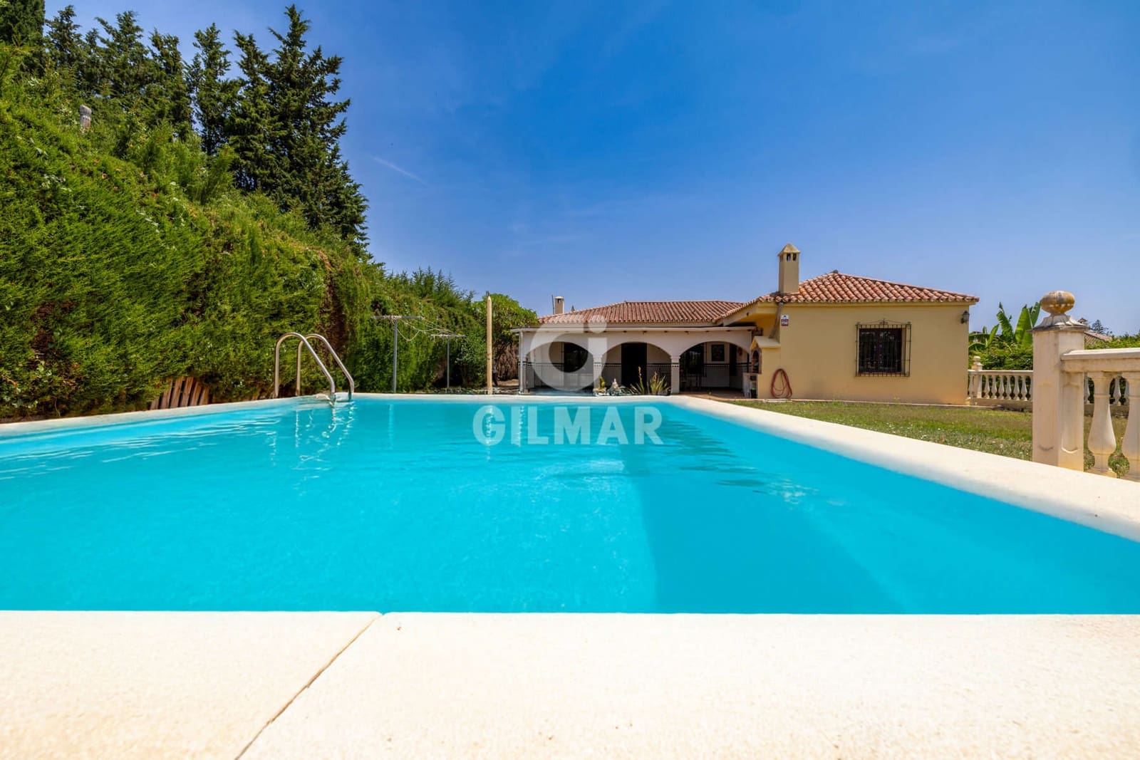 3 soveværelse Villa til salg i New Golden Mile med swimmingpool garage - € 700.000 (Ref: 9216313)