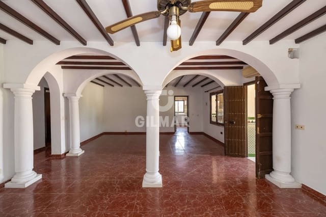 3 camera da letto Villa in vendita in Resinera-Voladilla, Estepona con piscina garage - 700.000 € (Rif: 9216313)