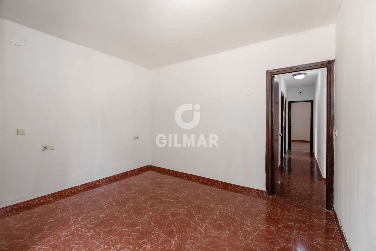 3 soveværelse Villa til salg i New Golden Mile med swimmingpool garage - € 700.000 (Ref: 9216313)