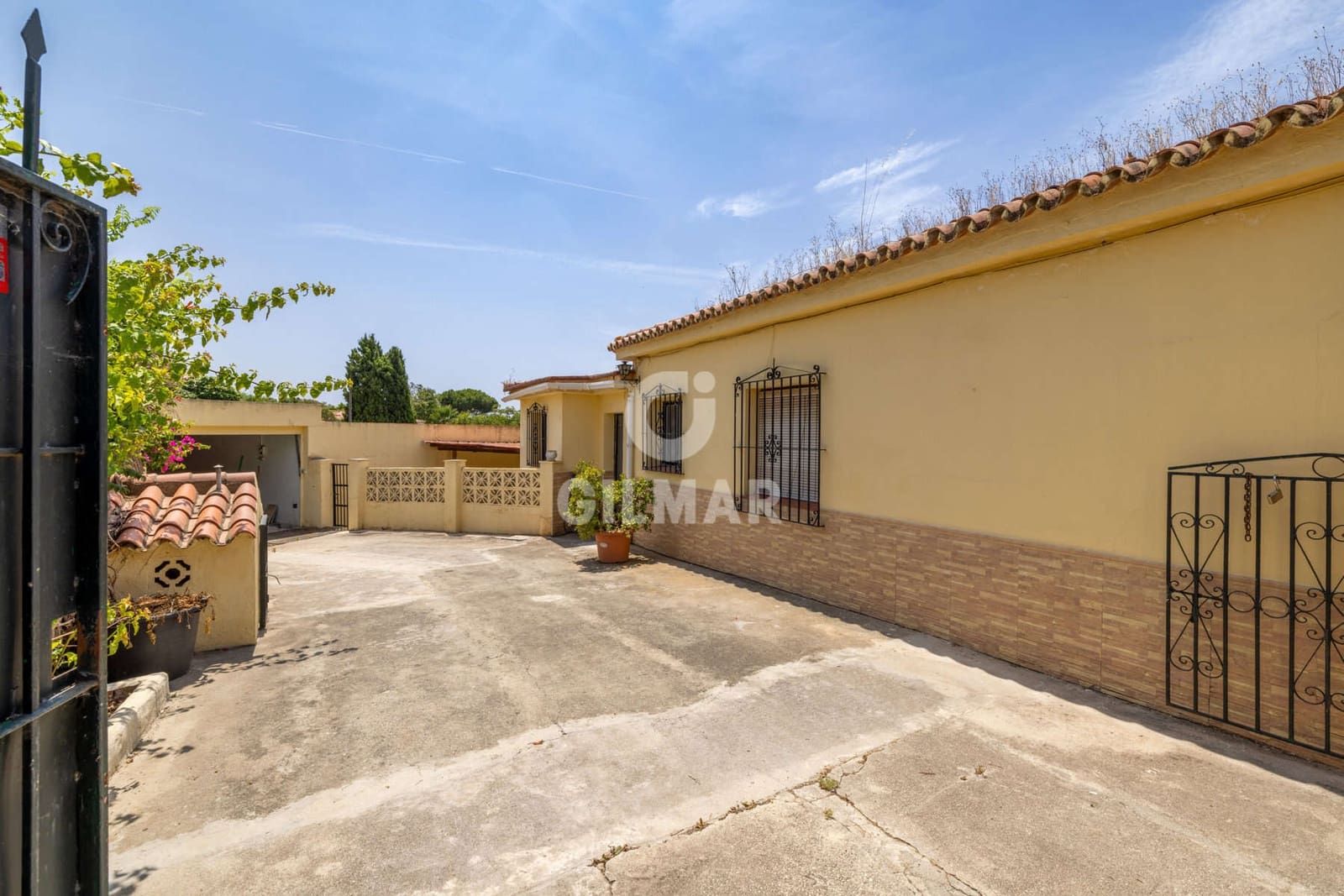 3 soveværelse Villa til salg i New Golden Mile med swimmingpool garage - € 700.000 (Ref: 9216313)