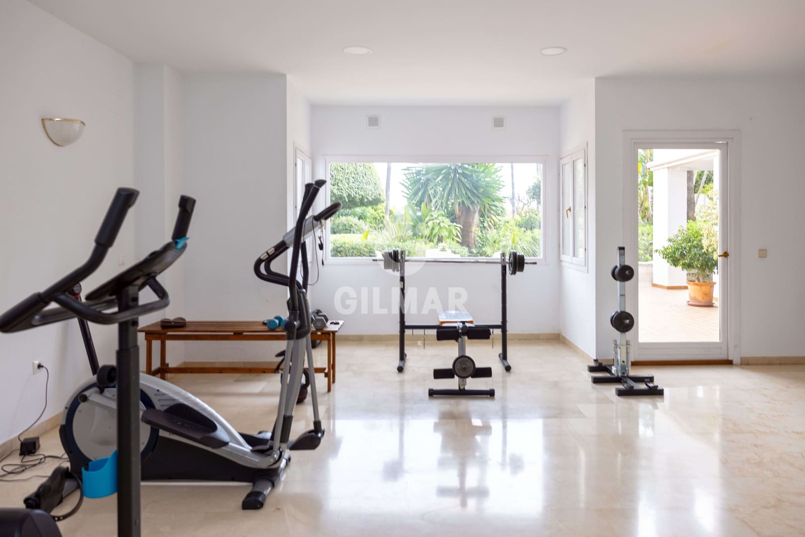 4 soveværelse Lejlighed til salg i Estepona med swimmingpool garage - € 679.000 (Ref: 9216314)