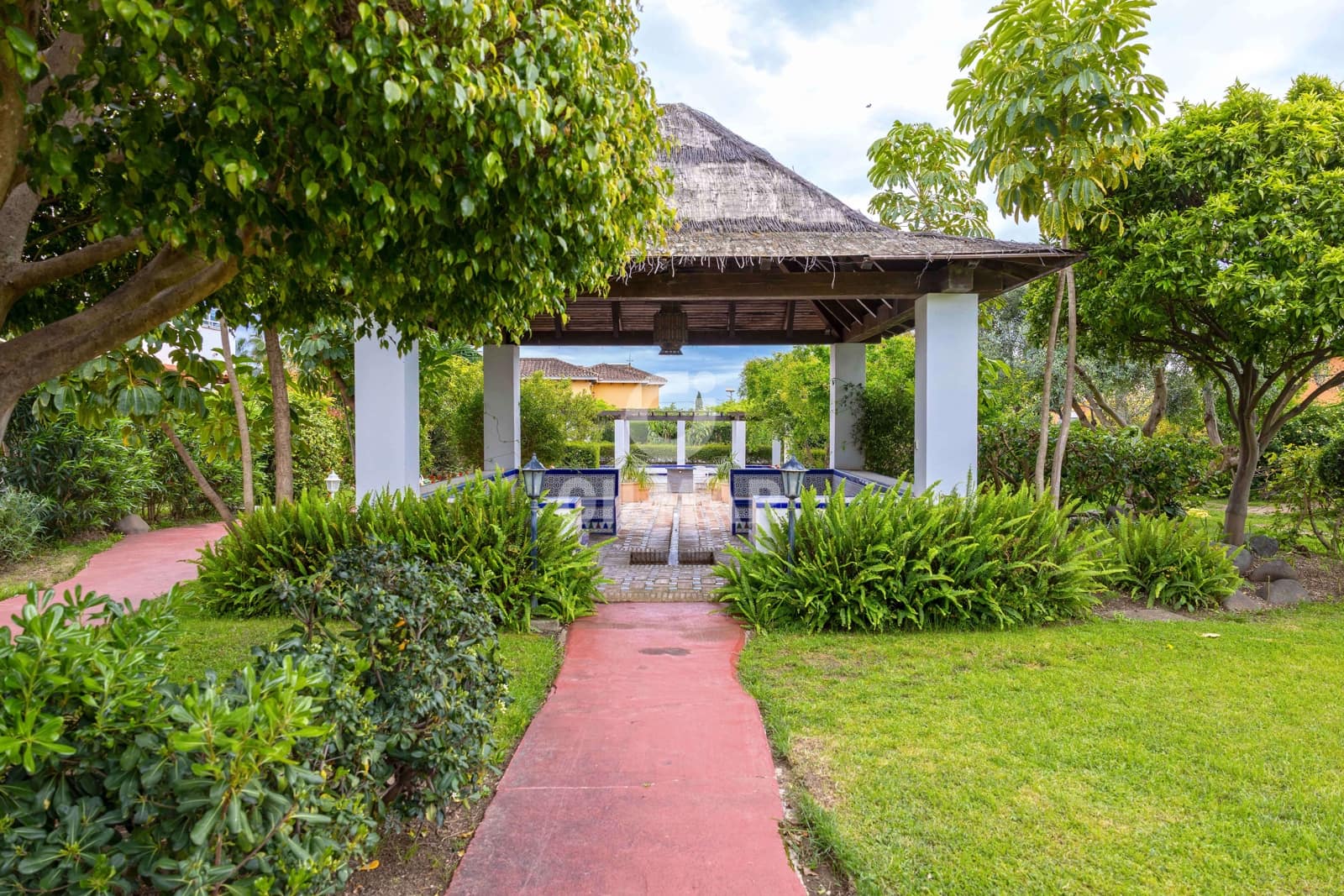 4 soveværelse Lejlighed til salg i Estepona med swimmingpool garage - € 679.000 (Ref: 9216314)