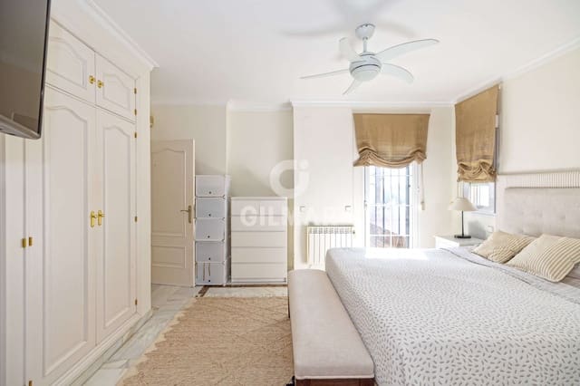 Chalet de 3 habitaciones en Atalaya-Isdabe, Estepona en venta con piscina garaje - 1.350.000 € (Ref: 9216315)