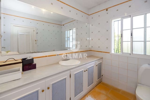 Chalet de 3 habitaciones en Atalaya-Isdabe, Estepona en venta con piscina garaje - 1.350.000 € (Ref: 9216315)