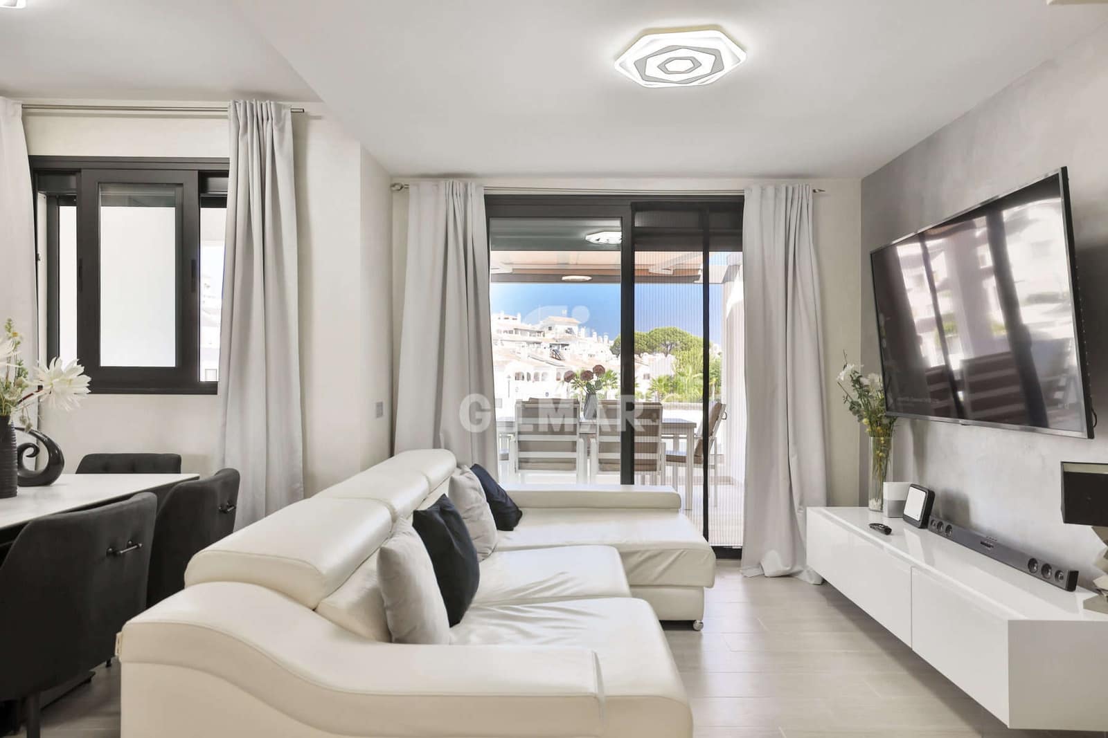 3 sovrum Takvåning till salu i Estepona med pool garage - 675 000 € (Ref: 9216318)