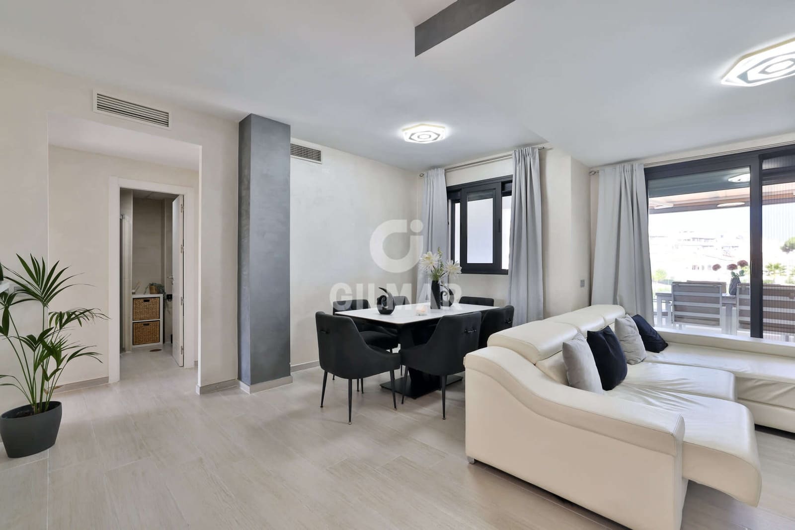 3 sovrum Takvåning till salu i Estepona med pool garage - 675 000 € (Ref: 9216318)