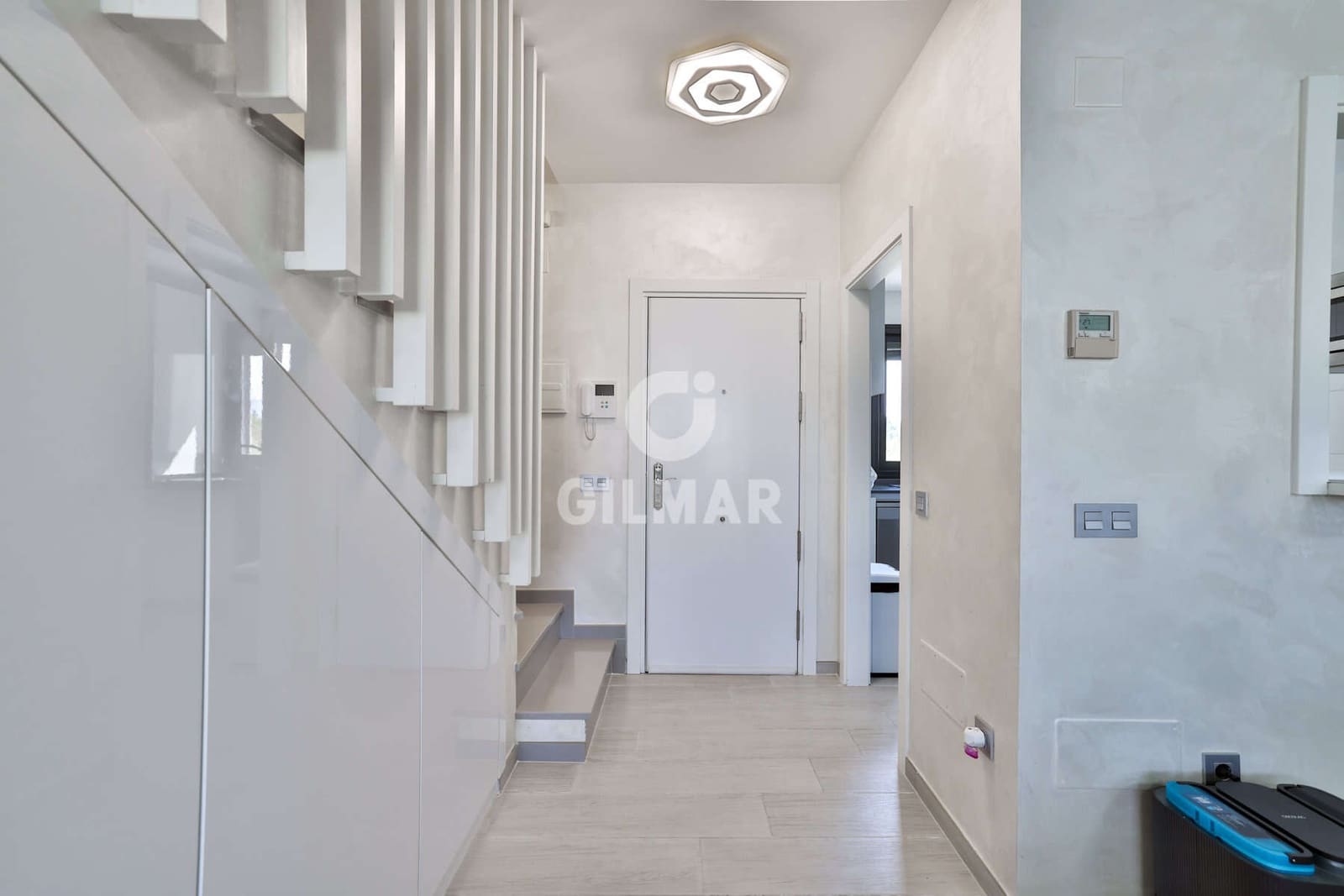 3 sovrum Takvåning till salu i Estepona med pool garage - 675 000 € (Ref: 9216318)